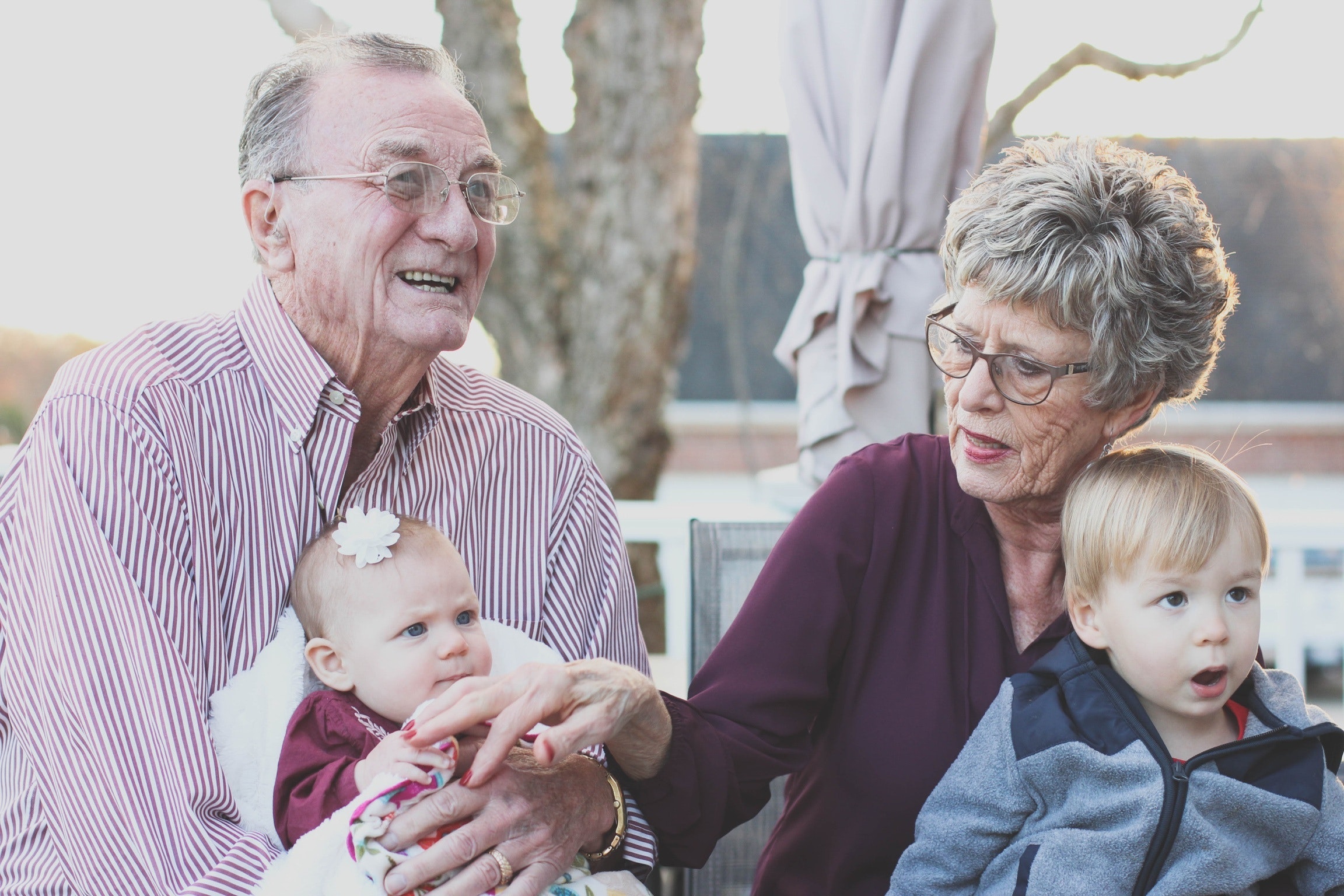 Elder couple sitting | Healthier Me Today