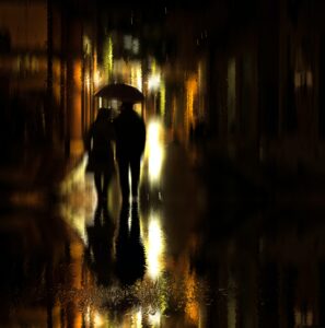 romance in rain - 10 pictures to melt your heart | Healthier Me Today