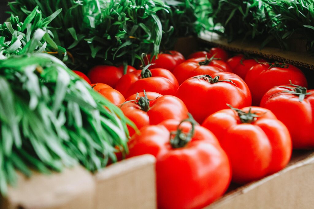 nutritional value in a tomato | Healthier Me Today