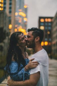 romance in rain - 10 pictures to melt your heart | Healthier Me Today